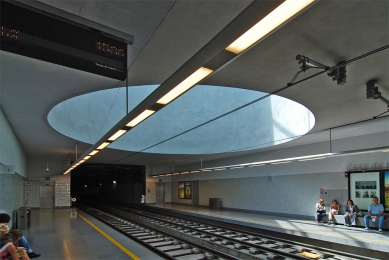 Zastávka metra Casa da Música - foto: Petr Šmídek, 2011