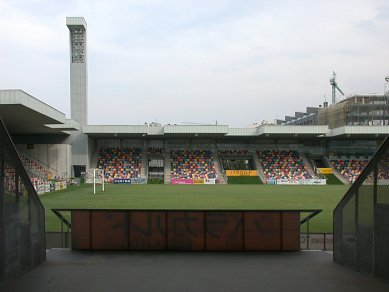 Fotbalový stadion Lasesarre - foto: © www.archiweb.cz, 2006