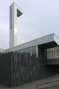 Fotbalový stadion Lasesarre - foto: © www.archiweb.cz, 2006